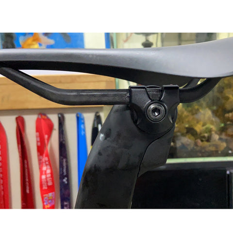Seatpost Saddle 7x10 Clamp EAR + Ti Bolt Kit for CARBON RAIL, Compatible with Specialized S-Works