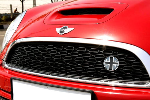 1 Set Front Grill Badge w/ Holder Fit All MINI Cooper R50 R55 R56 R57 R558 R60 UK Flag (Red/Black)
