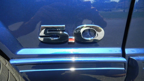 1x Silver/Matte Black Metal Aluminum Badge Sticker 3D Logo 5.0 Liter Side Fender Emblem For Ford Mustang Cars
